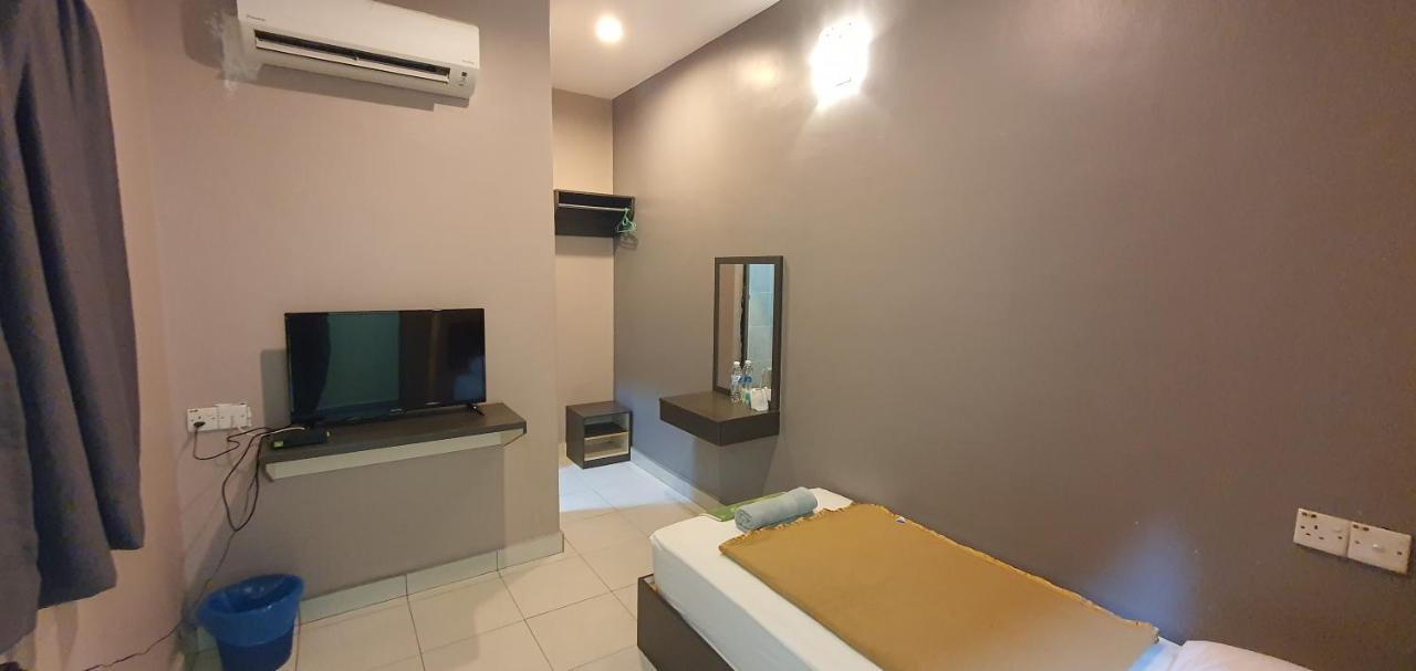Ck Hotel Lumut Exterior photo