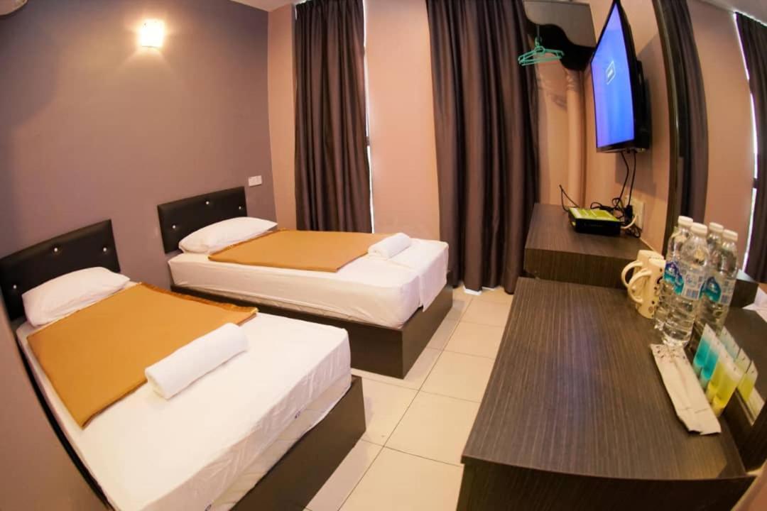 Ck Hotel Lumut Exterior photo