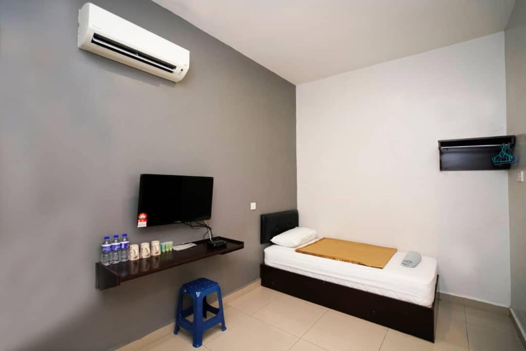Ck Hotel Lumut Exterior photo
