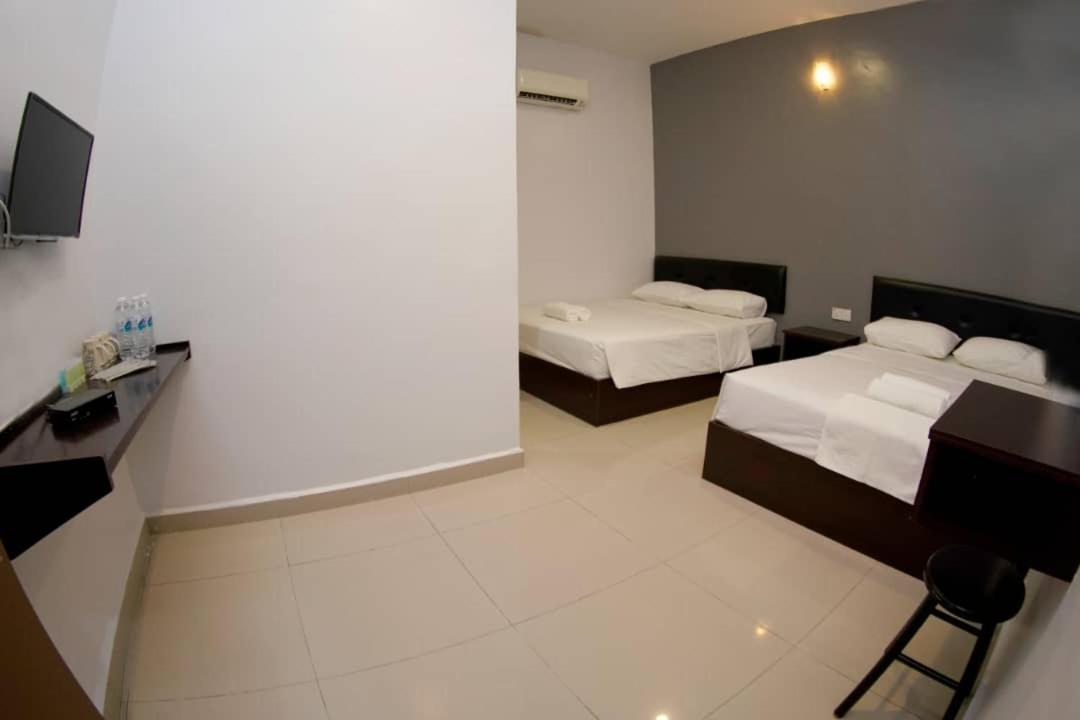 Ck Hotel Lumut Exterior photo