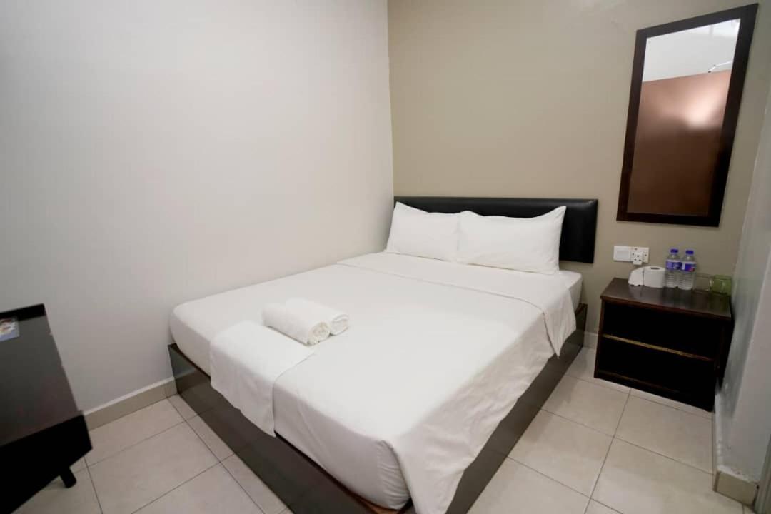 Ck Hotel Lumut Exterior photo